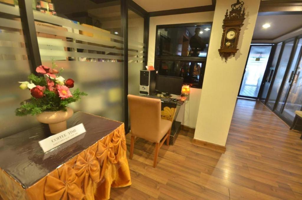 The Heritage Sathorn Suite Hotel Бангкок Экстерьер фото