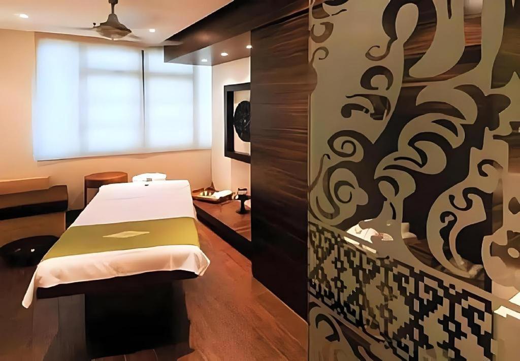 The Heritage Sathorn Suite Hotel Бангкок Экстерьер фото