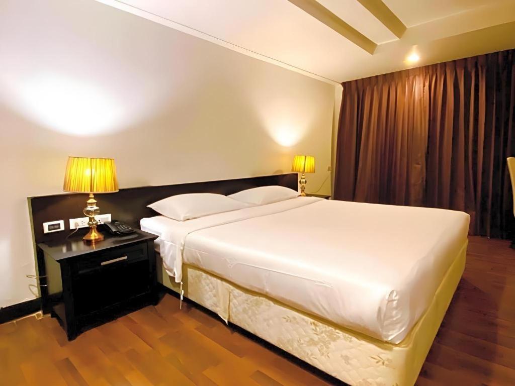 The Heritage Sathorn Suite Hotel Бангкок Экстерьер фото